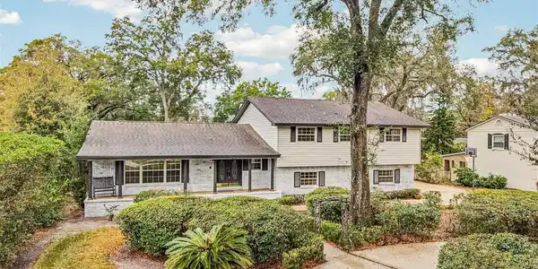 610 SPRING VALLEY ROAD
