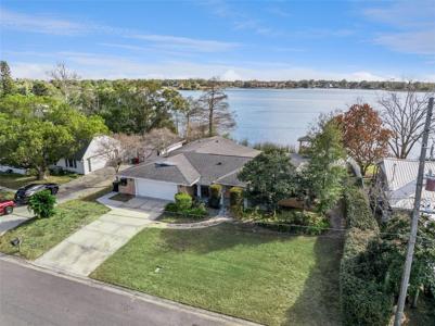 894 W LAKE HOLDEN POINT