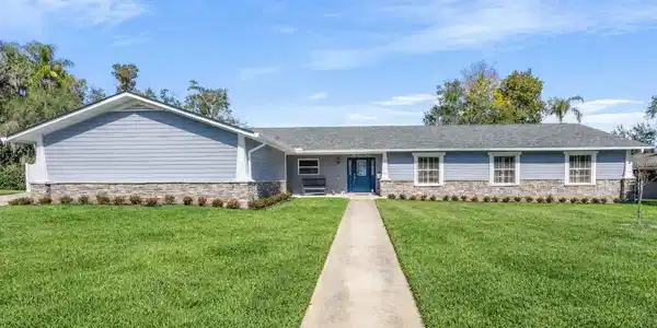 190 N SPRING LAKE DRIVE