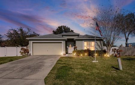 895 VANDERBILT DRIVE