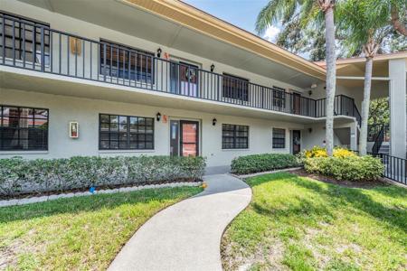 2020 LAKEVIEW DRIVE