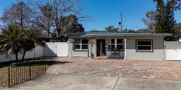 814 IRWIN DRIVE