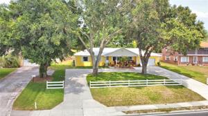 1222 LAKE ARIANA