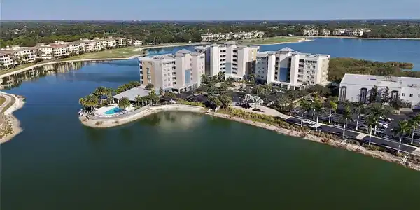 10520 BOARDWALK LOOP