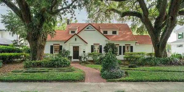 1415 LANCASTER DRIVE