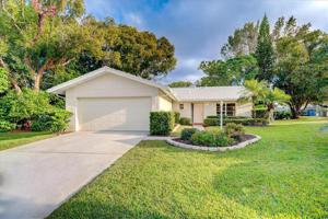 2985 KENMORE PLACE