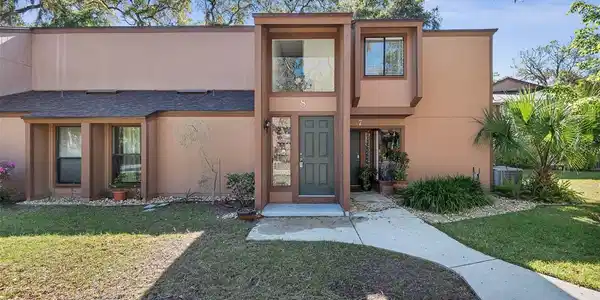 8 OAKMONT COURT