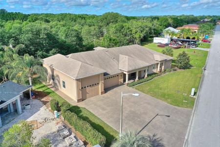 608 MEANDERING WAY
