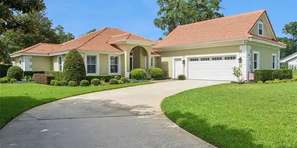 1609 MAJESTIC OAK DRIVE