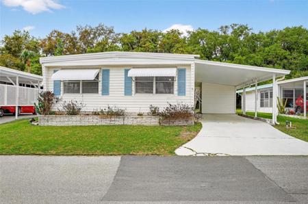 7 COCOS PLUMOSA DRIVE