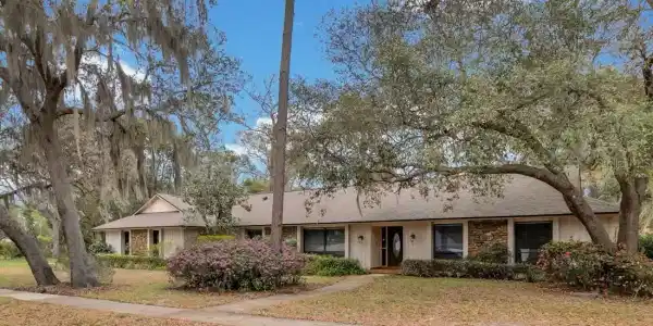 401 BLUE LAKE DRIVE