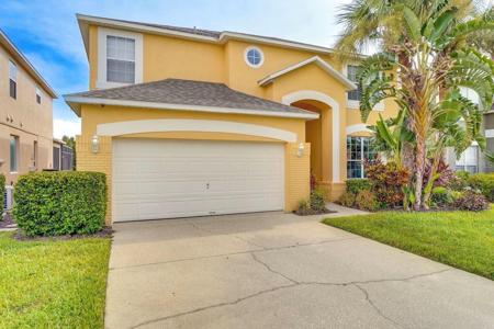 8579 LA ISLA DRIVE