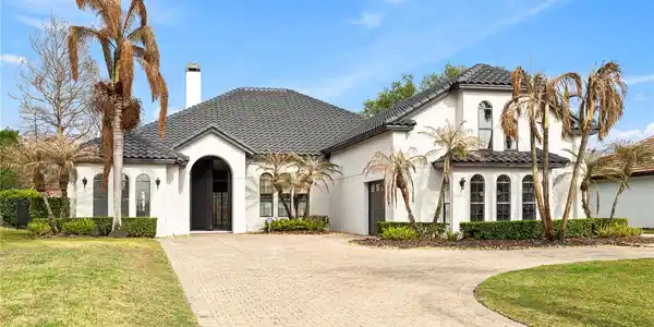 812 JOHNS POINT DRIVE