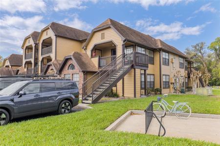 320 BLACK OAK COURT