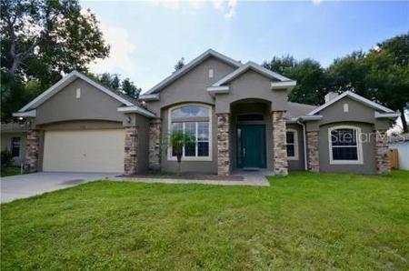 806 BENTON LAKE S