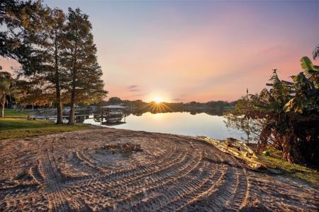 E CROOKED LAKE DRIVE