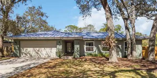 110 E WYNDHAM COURT