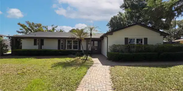 51 OAKLEIGH LANE