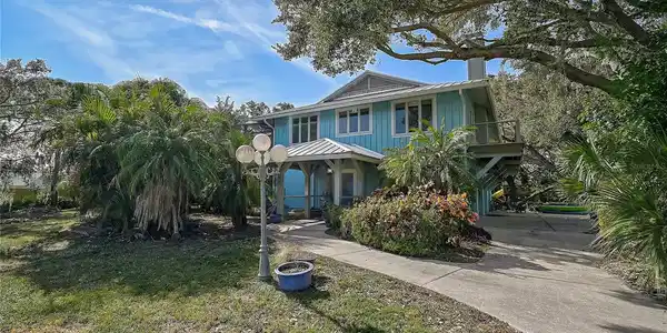 678 FAITH AVENUE
