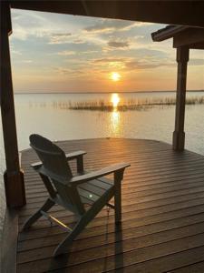 1520 CANOPY OAKS COURT