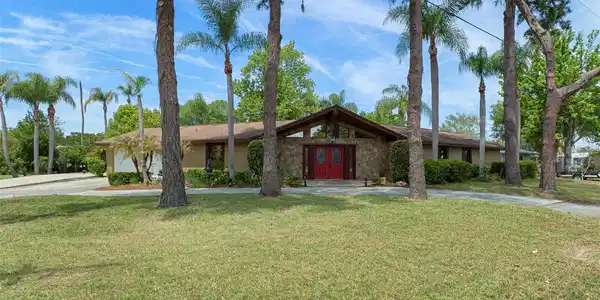 239 SE PARADISE POINT ROAD