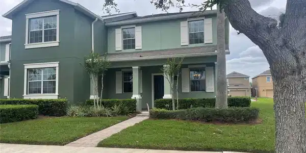 15453 AVENUE OF THE ARBORS