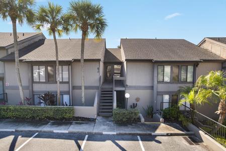 670 LAKE VILLAS DRIVE