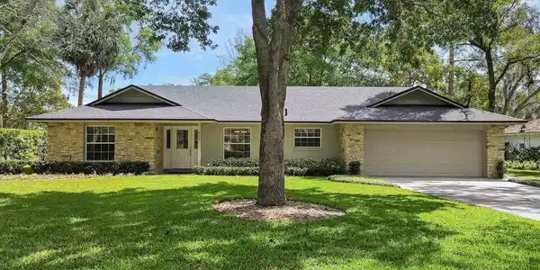 805 FOX VALLEY DRIVE