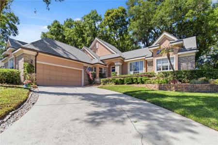 2043 SAWGRASS DRIVE