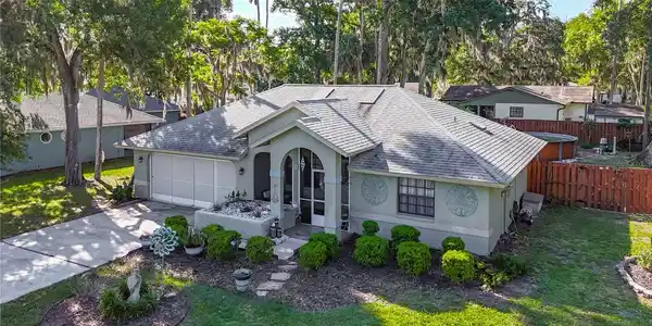 27 BLACK HAWK PLACE