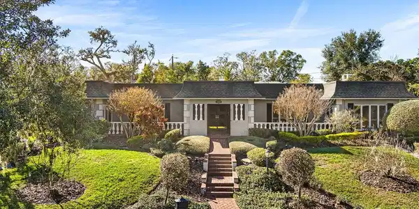 1249 LAKE POINT DRIVE