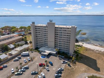 2131 LAKEVIEW DRIVE