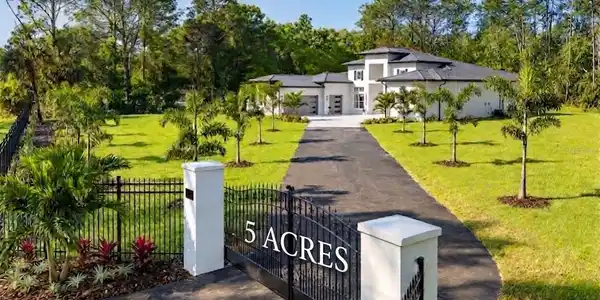200 N GOODMAN ROAD