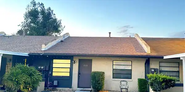 2165 CASTLE POINT