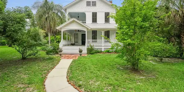 316 N LAKEVIEW DRIVE