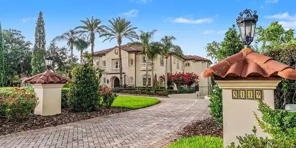 5119 LAKE IN THE WOODS BOULEVARD