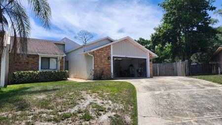 1076 SWEET TREE COURT