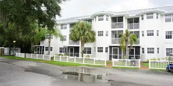 2077 WETLAND POINT