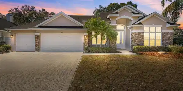 201 W BLUE WATER EDGE DRIVE
