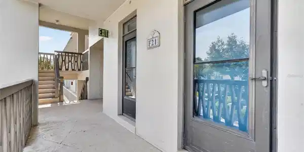 700 MELROSE AVENUE