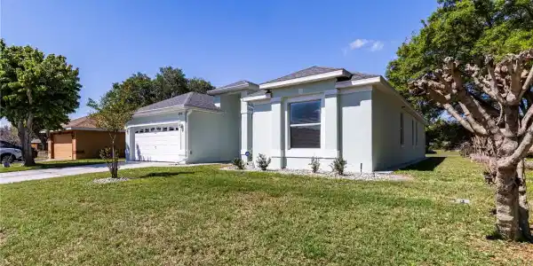 2710 AUTUMN LANE