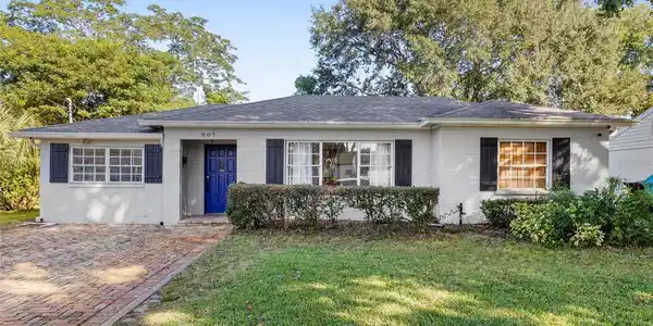 807 SILVER DRIVE