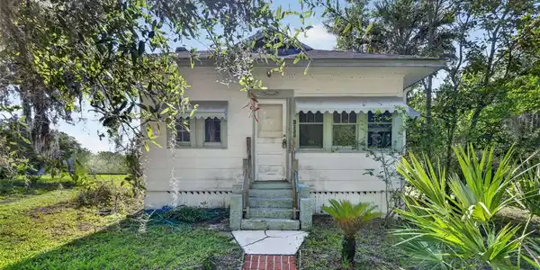 1059 BEDELL AVENUE