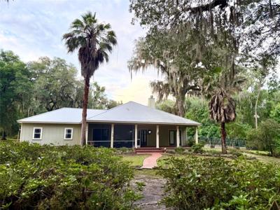 1043 SE COUNTY ROAD 21B