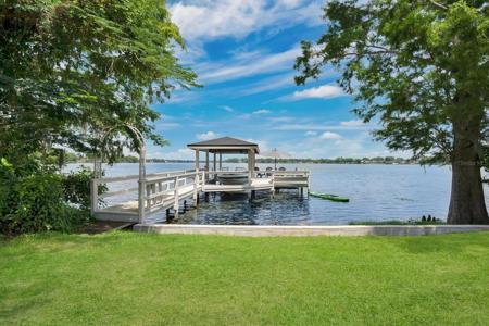 300 KILLARNEY DRIVE