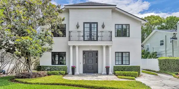 1220 WOODMERE DRIVE