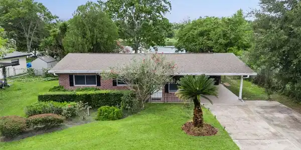 812 AGNES DRIVE