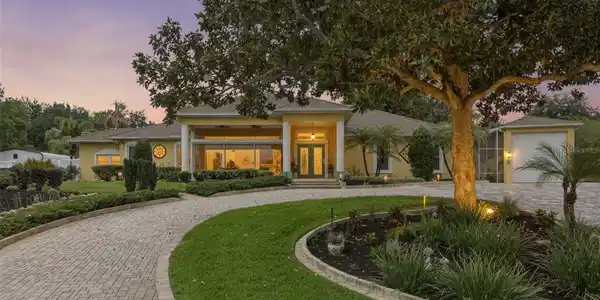 12128 LAKESHORE DRIVE
