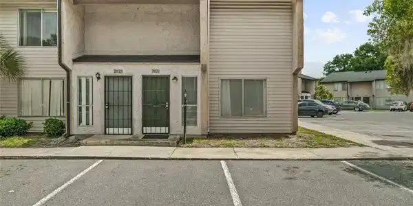 2021 LUDLOW LANE