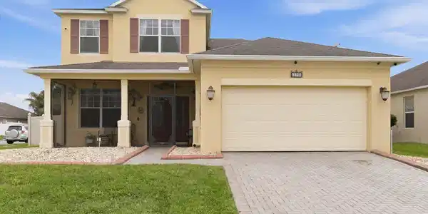 1821 PLANTATION OAK DRIVE